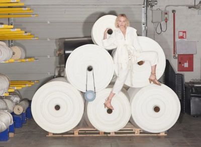 易烊千璽官宣阿瑪尼代言、劉亦菲發(fā)超A廣告片、Chlo&eacute;女孩向前沖